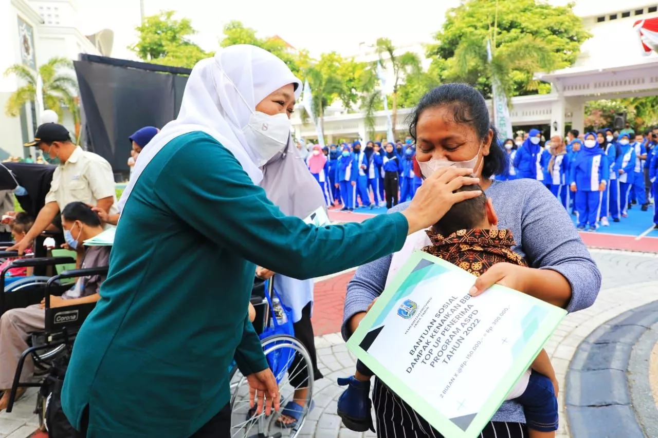 Program Perlindungan Sosial Lumbung Pangan Jatim dan Operasi Pasar  di 5 Bakorwil dan 25 Pasar