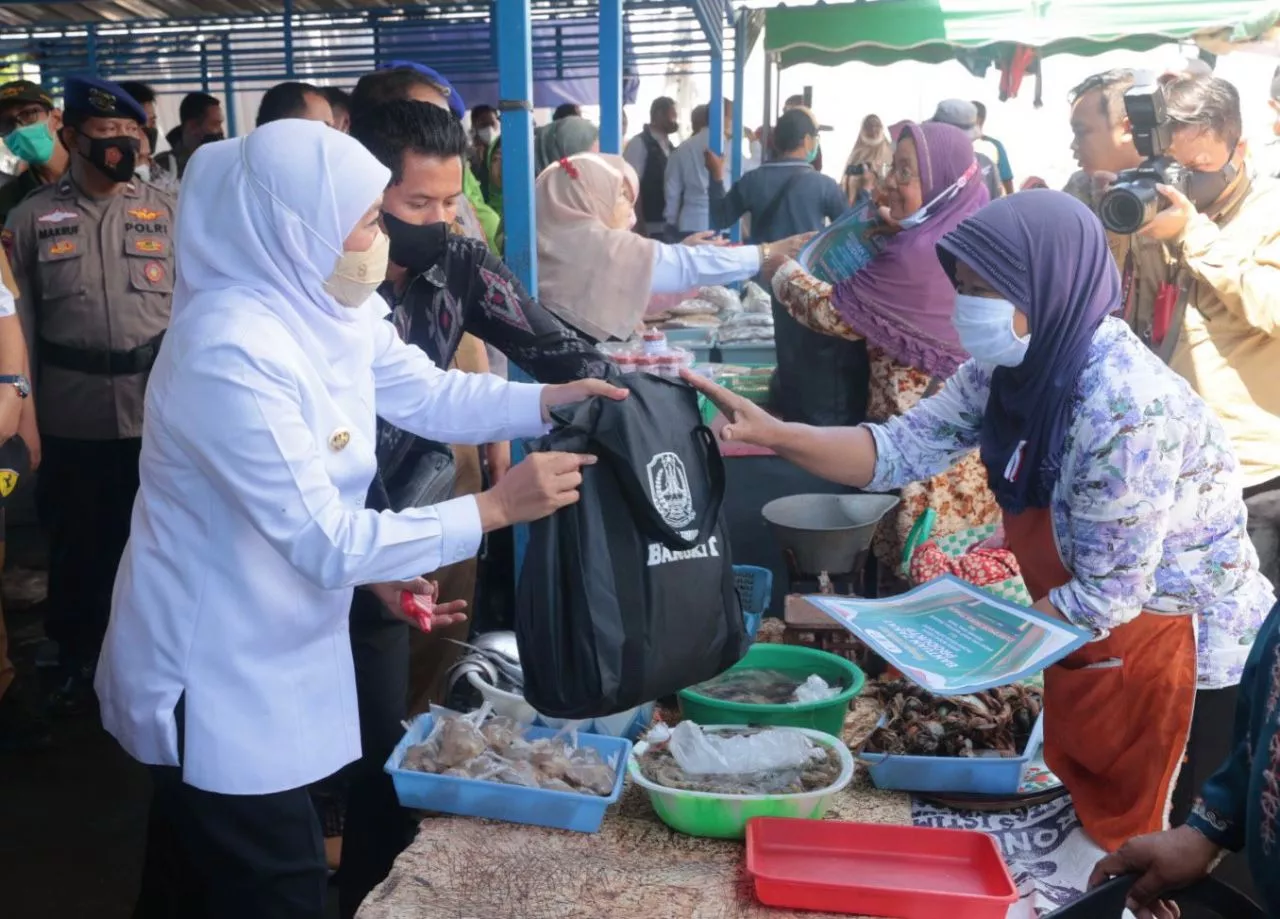 Kampung Nelayan di TPI Puger Jember Terima Program Perlindungan Sosial