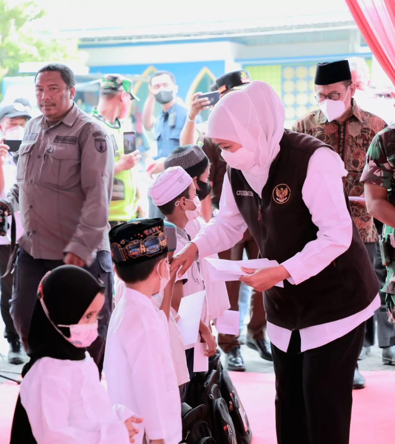 Gubernur Khofifah: Penyaluran Dipercepat untuk Ringankan Beban Masyarakat