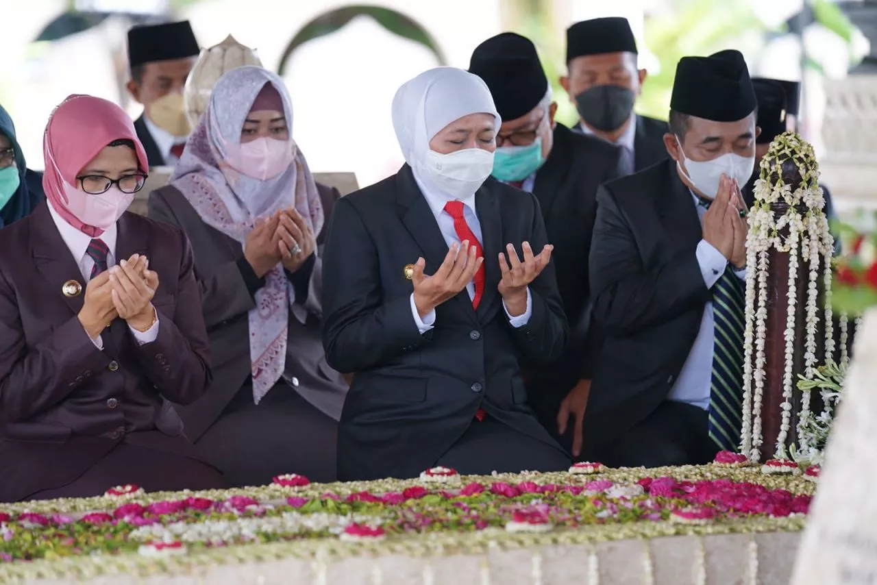 Gubernur Khofifah: Bung Karno Teladan Umaro Yang  Dekat Ulama