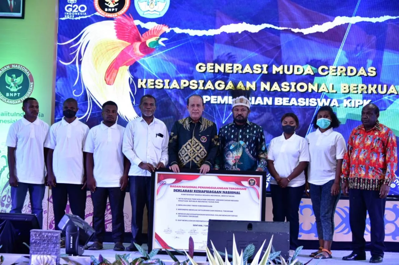 BNPT RI  Beri Beasiswa Bagi Generasi Muda Papua dan Bentuk Duta Damai Dunia Maya