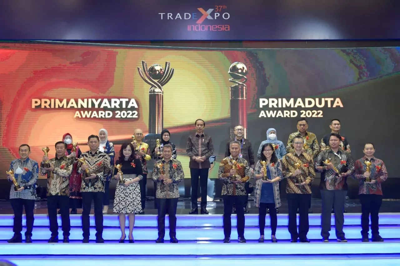 Presiden Jokowi Ajak Kepala Daerah Dan Masyarakat Tetap Optimis Tetapi Waspada Hadapi Krisis Global