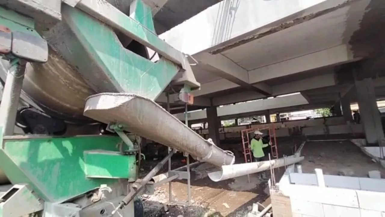 Kontraktor Kurang Perhatikan K3, Keselamatan Pekerja Proyek Pasar Kertosono Terancam