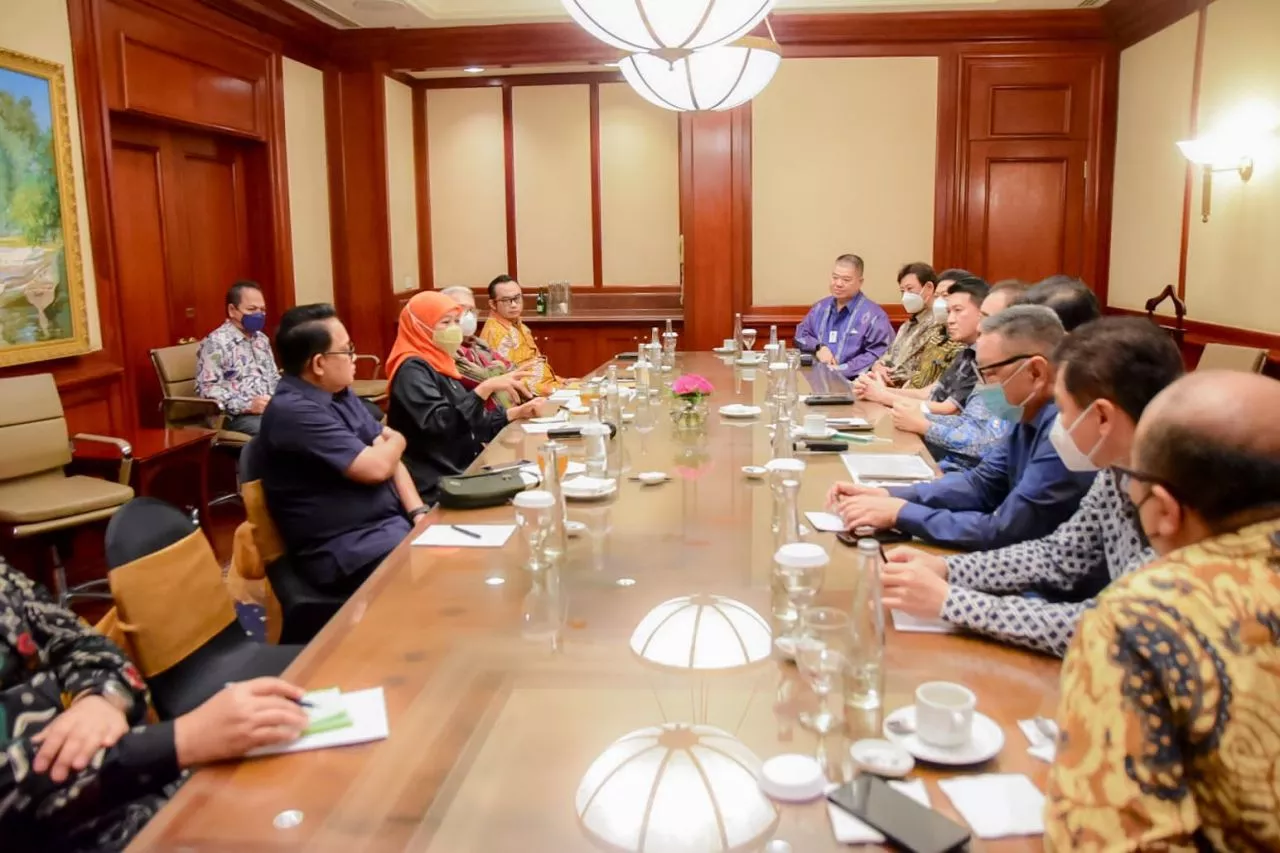 Gubernur Khofifah Tetapkan Kenaikan UMP Jatim 2023 Sebesar  7,8%