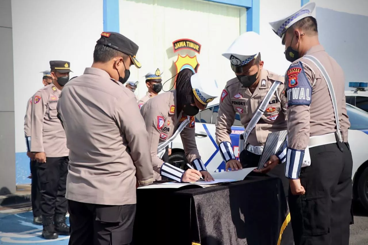 Kapolres Nganjuk Instruksikan Jajaran Lantas Kedepankan Edukasi Saat Temui Pelanggaran Lalu Lintas