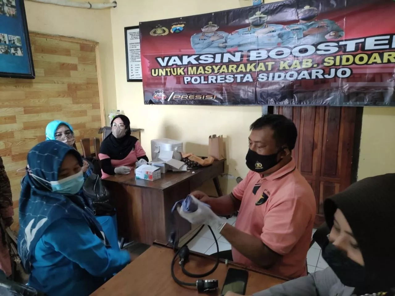 Vaksinasi Boster di Polsek Sidoarjo