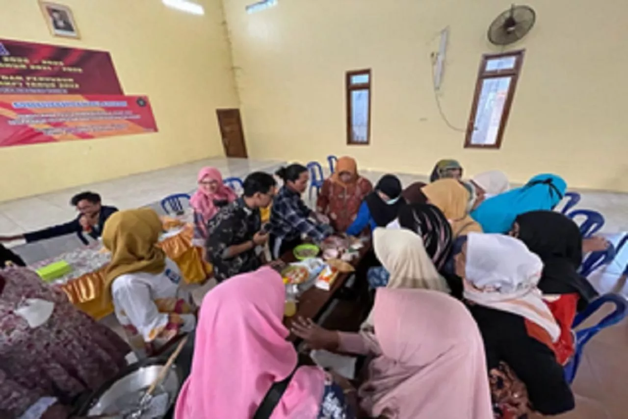 Tingkatkan Ekonomi Masyarakat, PSDKU UB Kediri Ajak Masyarakat Mengolah Lele Menjadi Nugget.
