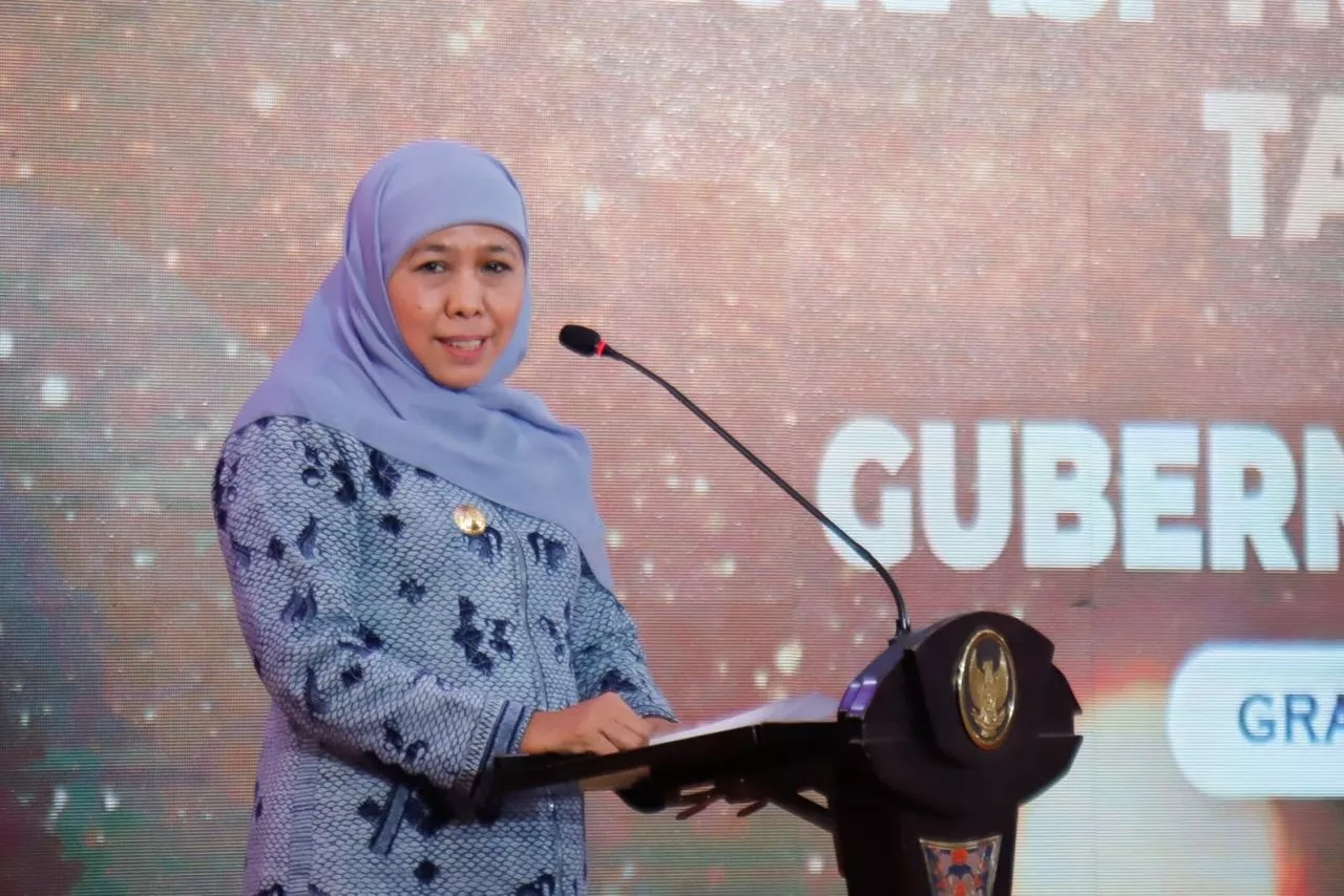 Gubernur Khofifah Serahkan DIPA dan TKD Tahun 2023 Untuk Pemda Se-Jawa Timur