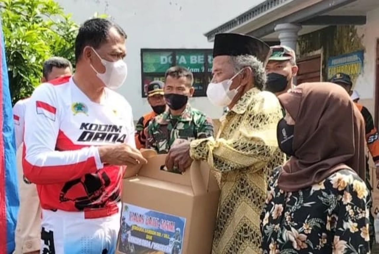 Danrem 081/DSJ Bawa Senyum dan Kebahagiaan Bagi Masyarakat di Kaki Gunung Lawu