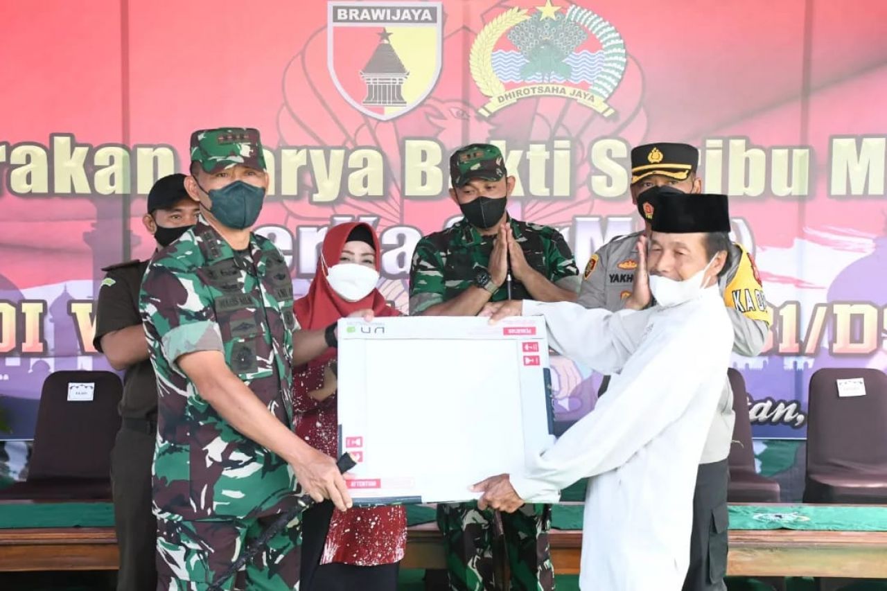 Korem 081/DSJ Launching Gerakan Karya Bakti Seribu Masjid