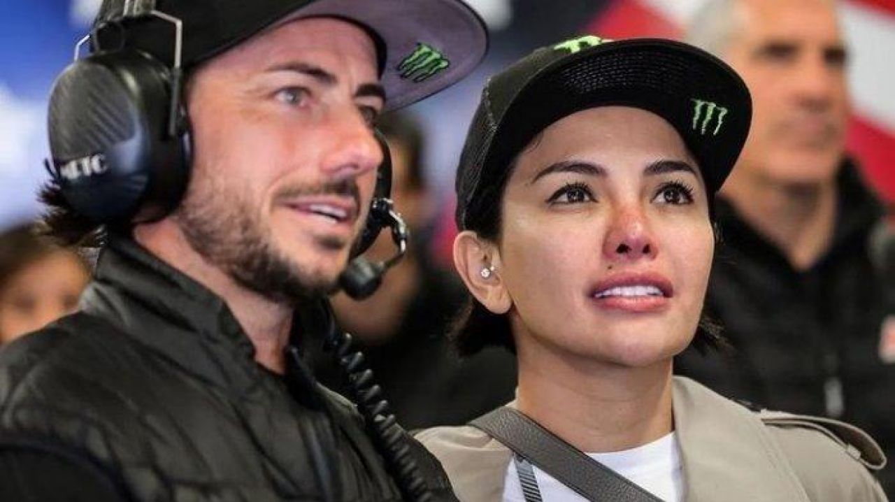 Cie Cie, Nikita Mirzani Pacaran Sama John Hopkins