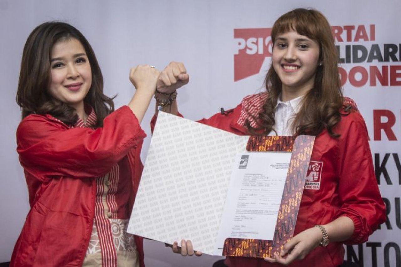 Mundur Sebagai Pengurus dan Kader PSI
