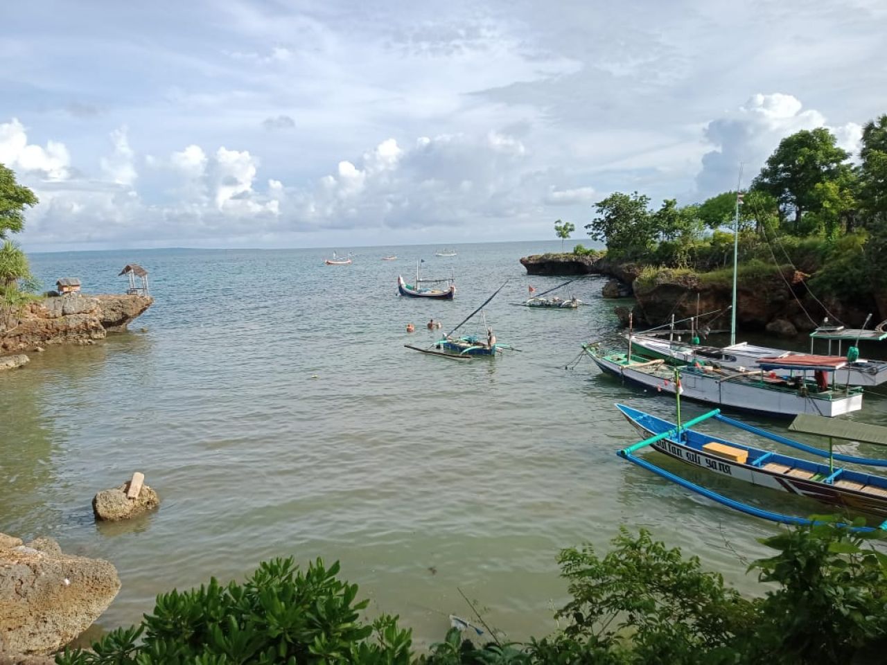 Menjual Pulau, Menyelamatkan Pesisir