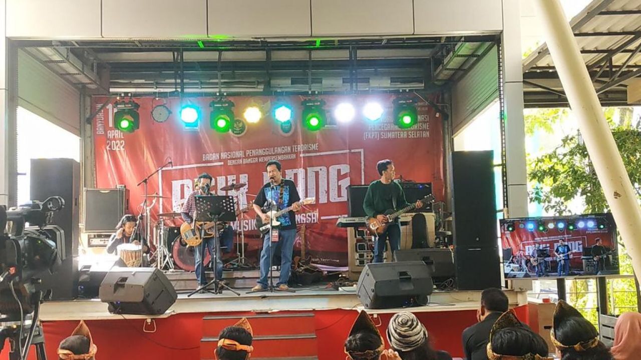 Lewat musik mereka bicara tentang kecintaan terhadap tanah airnya