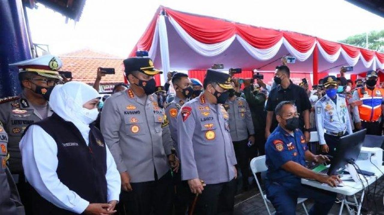 Kapolri Tinjau Kesiapan Posko di Terminal Purabaya Jawa Timur