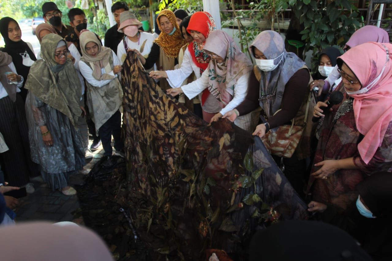 Butik Namira Dikunjungi 50 Ecoprinter dari Enam Kota