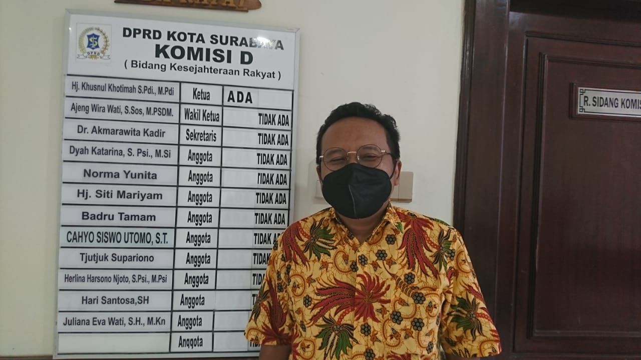 Agar Tak Jadi Polemik, Komisi D Desak Seragam Sekolah Segera Didistribusikan