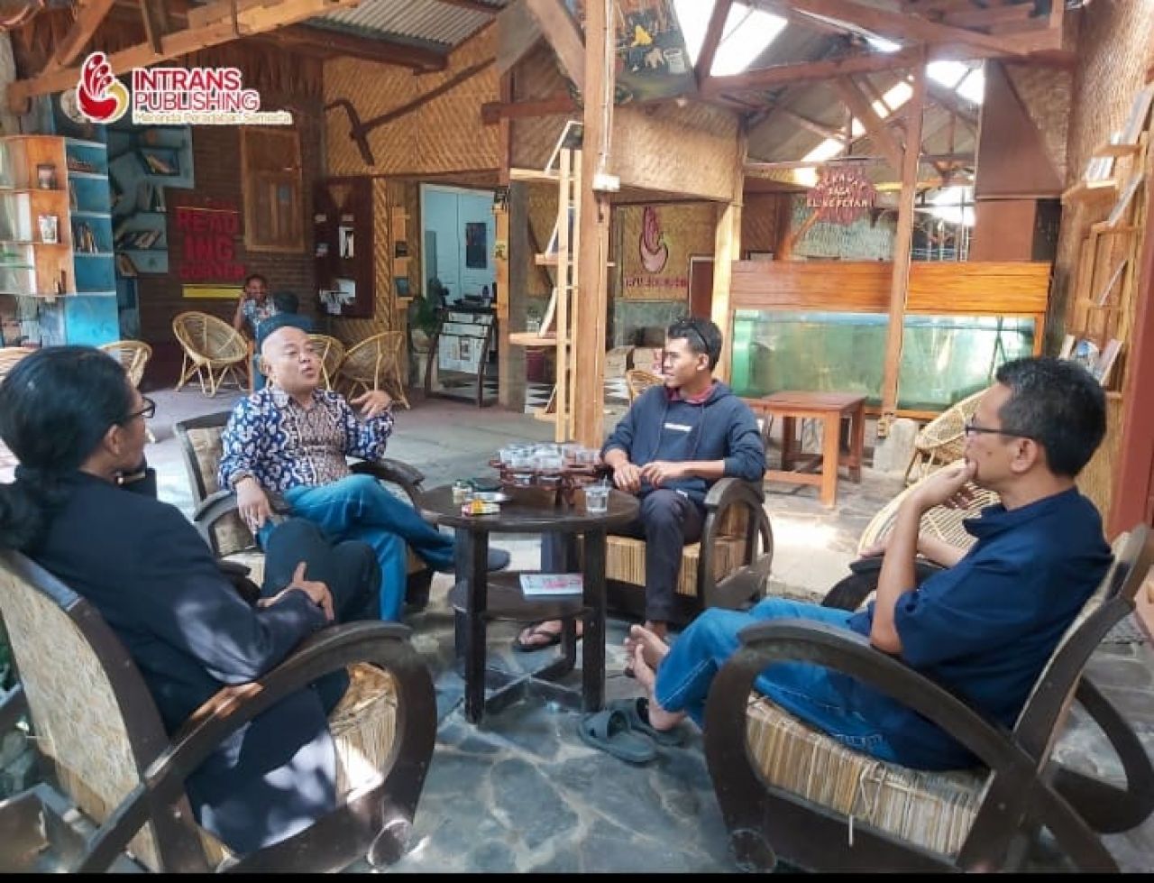 Menulis Adalah Persaksian Atas Sejarah