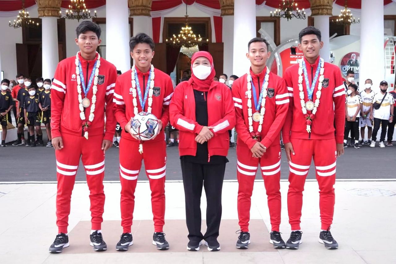 Gubernur Khofifah Apresiasi Para Jawara Piala AFF U-16 Asal Jatim.