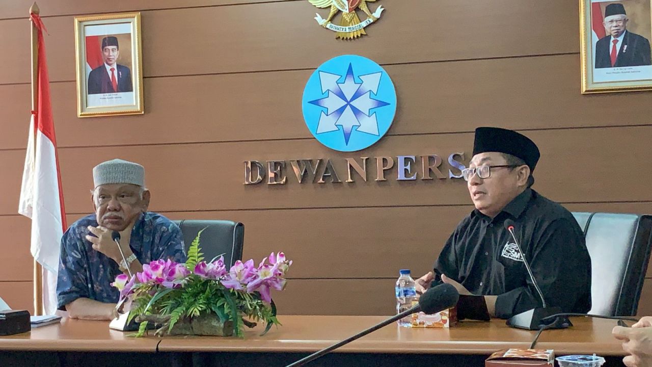 Ketua Dewan Pers Prof Azyumardi Azra dan Ketua Umum SMSI Firdaus dalam pertemuan di Gedung Dewan Pers, Jakarta pada Jumat (12/8/2022).