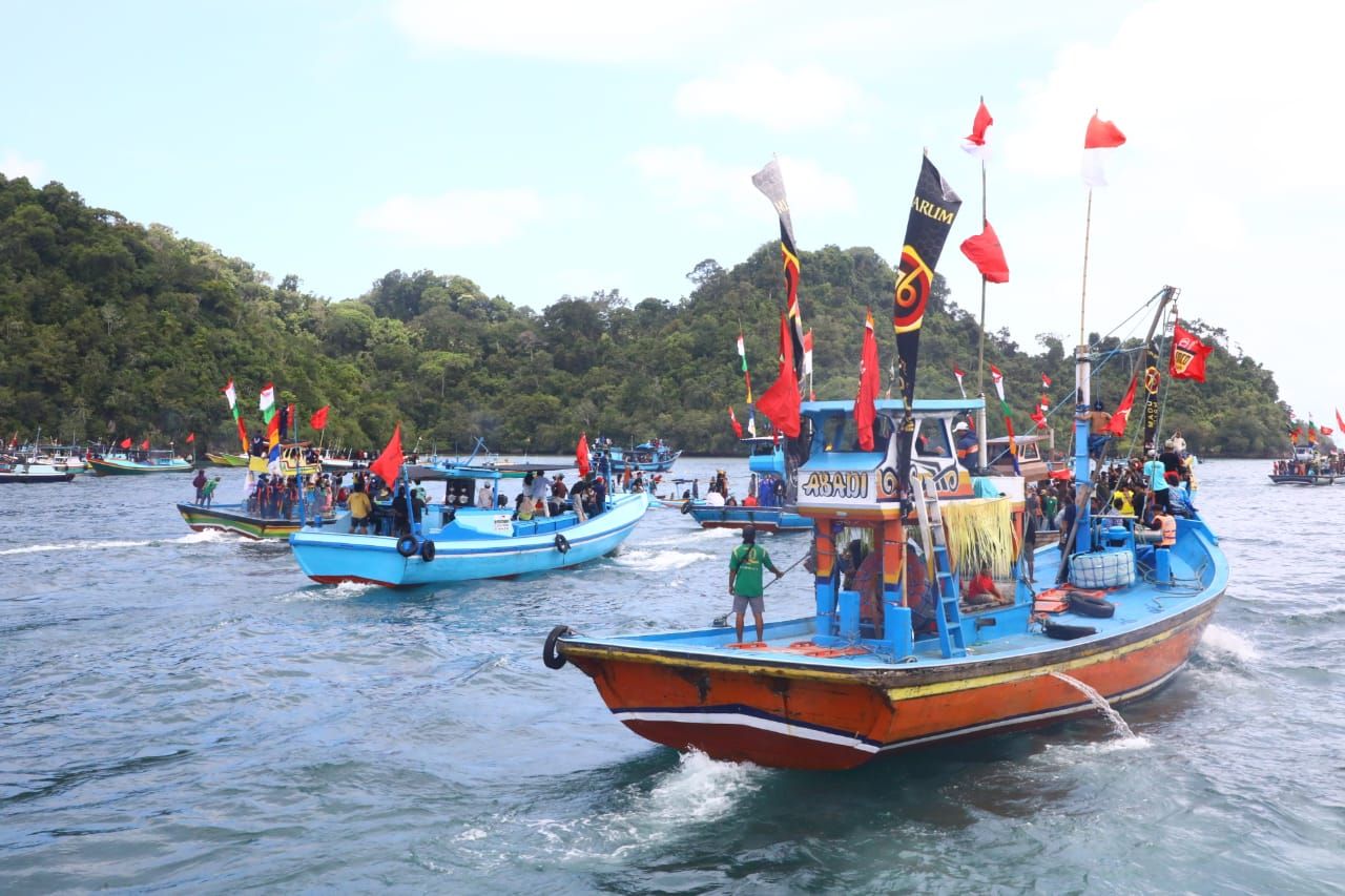 Kapal Nelayan Sendang Biru