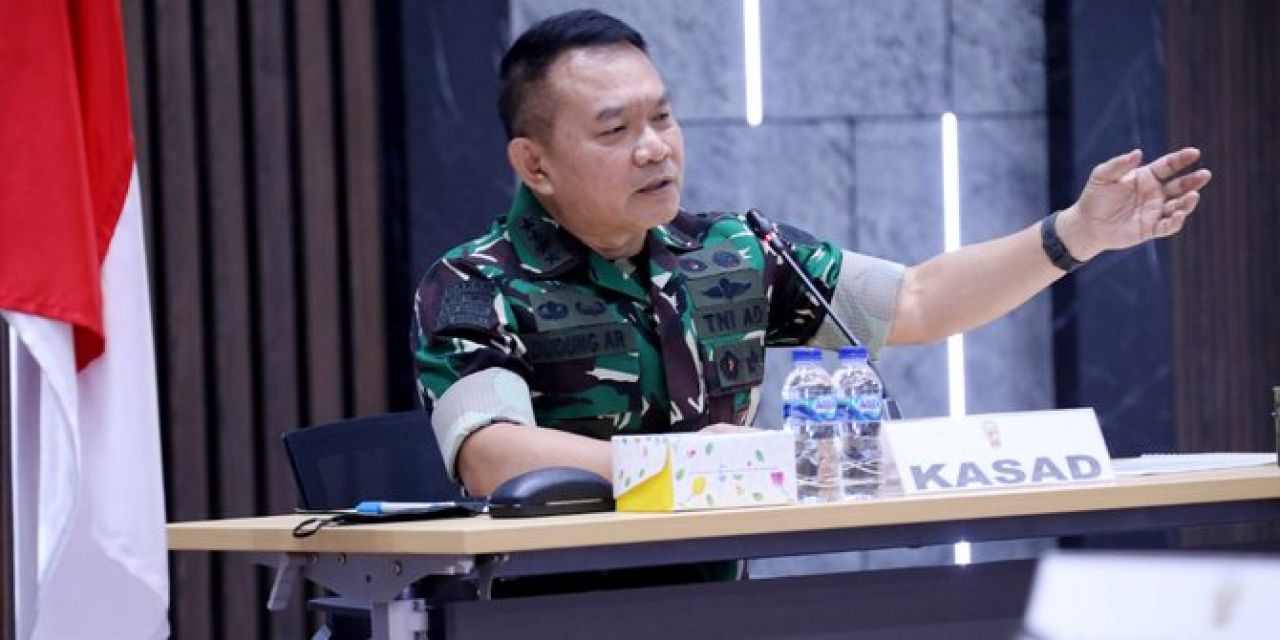 Kepala Staf dan Panglima Beda Pendapat Itu Biasa