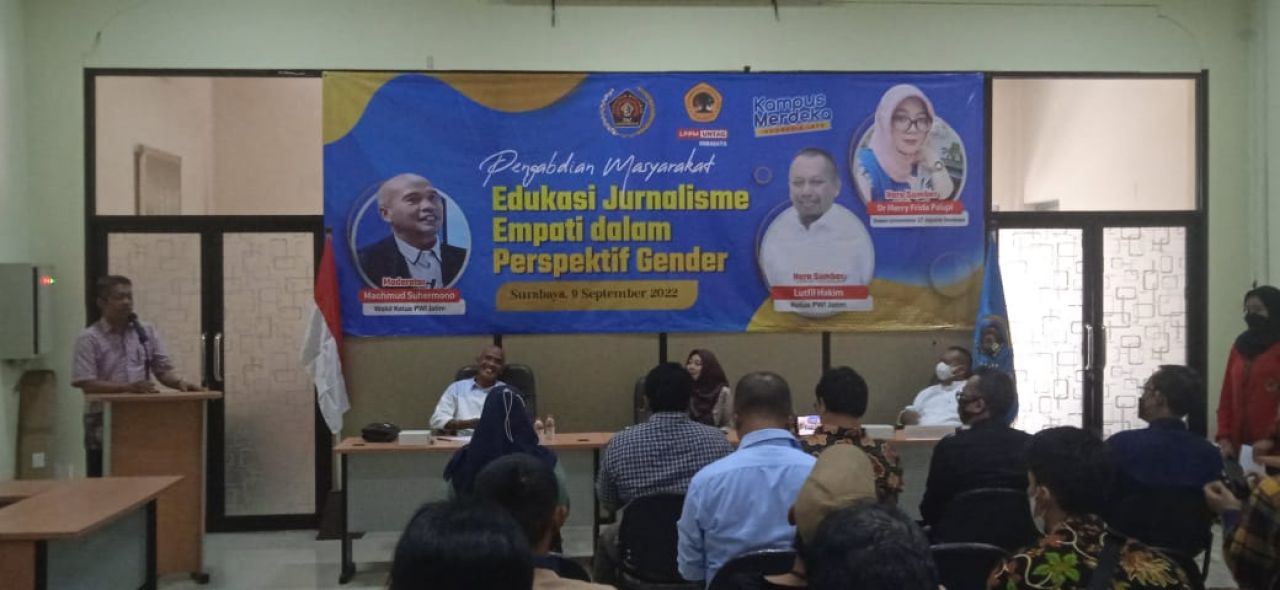 Persatuan Wartawan Indonesia (PWI) Jatim bersama LPPM Universitas 17 Agustus (UNTAG) menyelenggarakan Diskusi Edukasi Jurnalisme Empati dalam prespektif gender, bertempat di Aula PWI Jawa timur, Jalan Taman Apsari 15-17 Surabaya, Jum’at (9/9/2022).