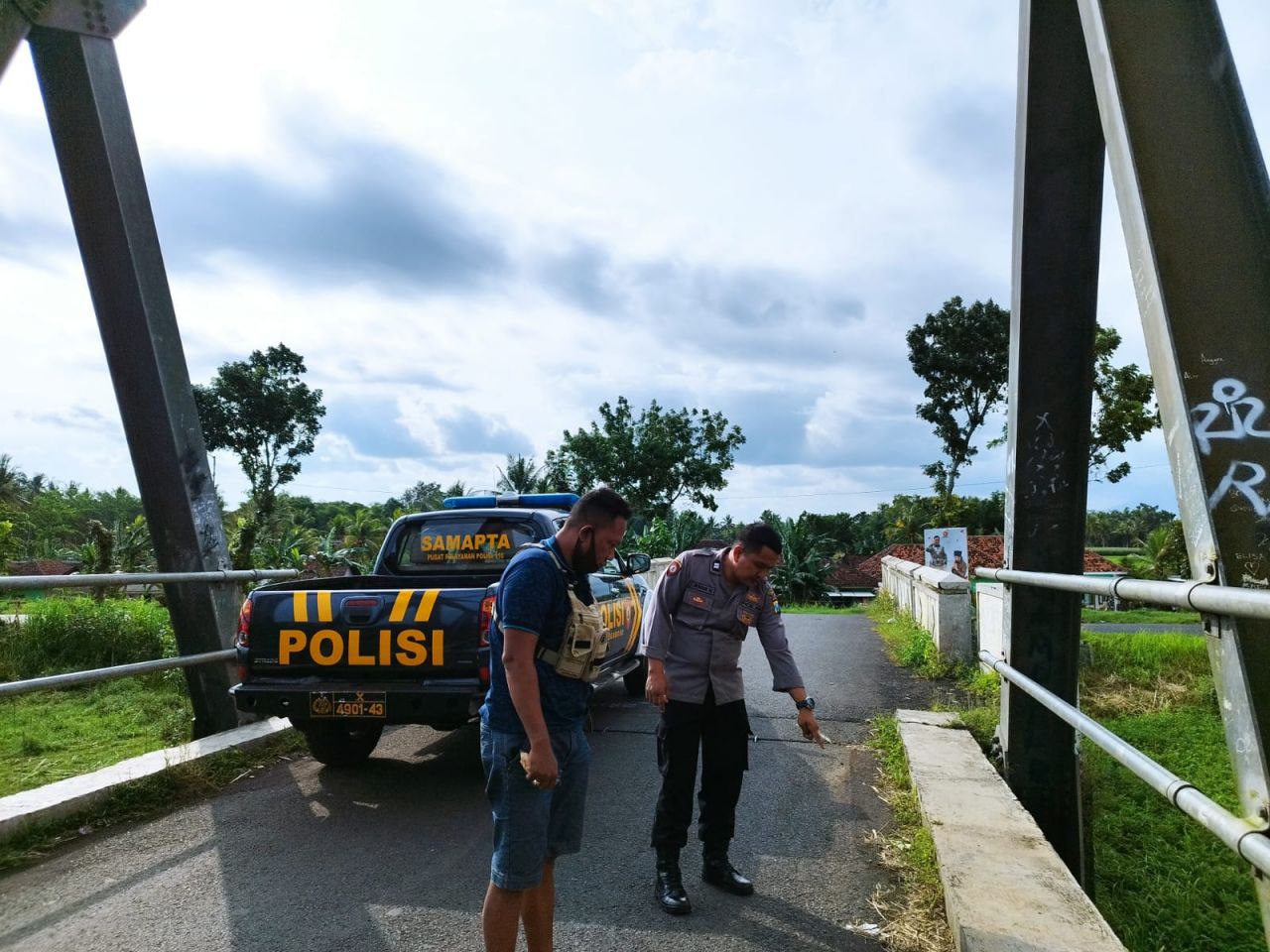 Hanya Karena Saling Pandang di Dekat Kamar Mandi Warung, Siswa SMA Berkelahi dan Kena Sabet Celurit