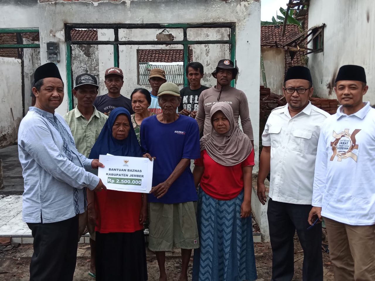 Baznas Jember Bantu Rp 2,5 Juta Korban Kebakaran