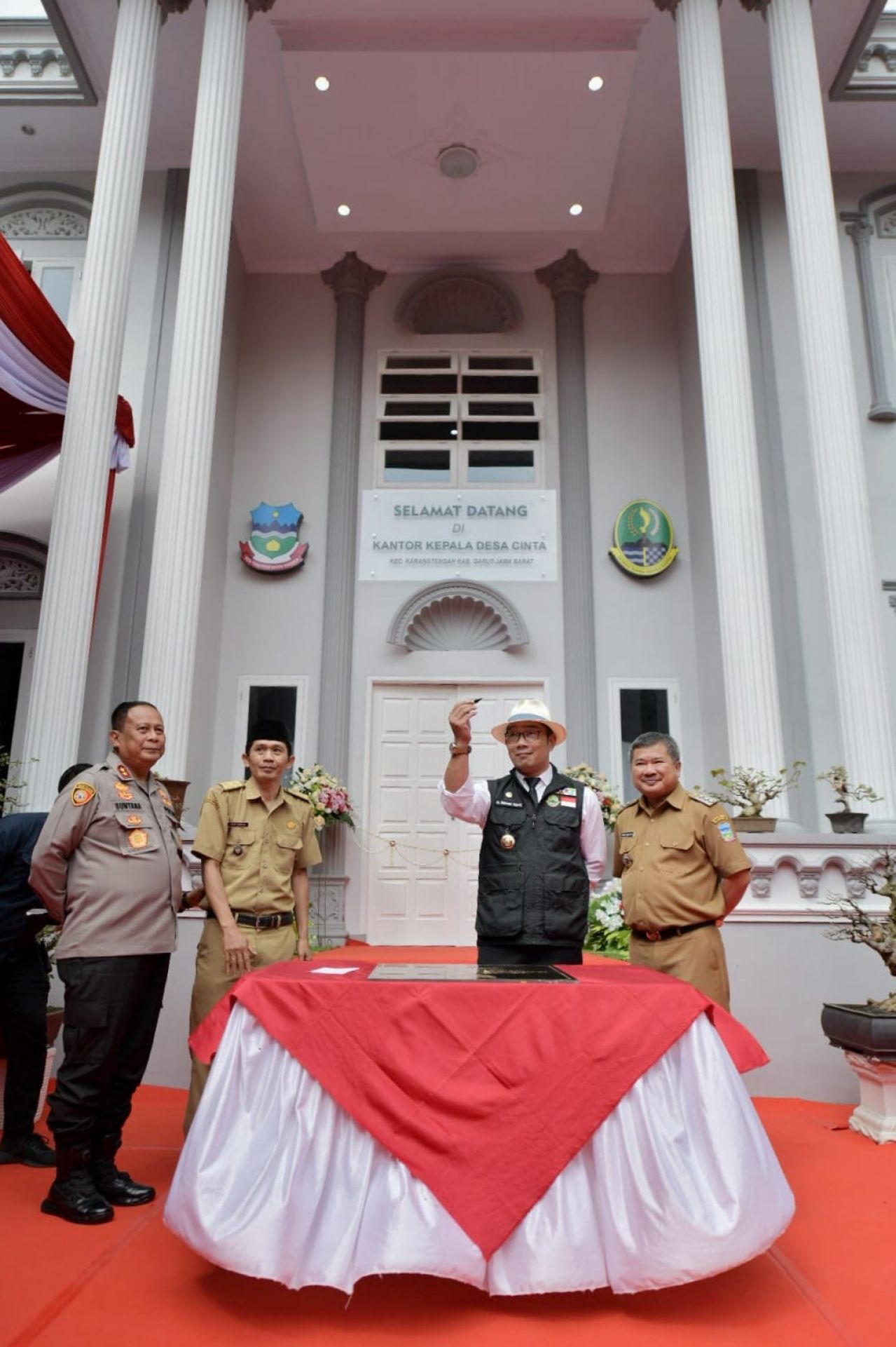 Gubernur Jawa Barat Ridwan Kamil Dorong Kepala Desa Melek Digital