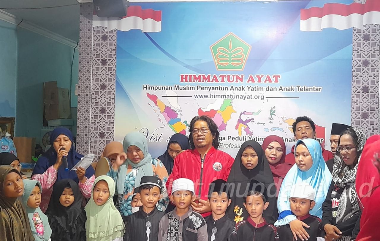 Sambangi Himmatun Ayat, Budi Leksono Berbagi Jumat Berkah