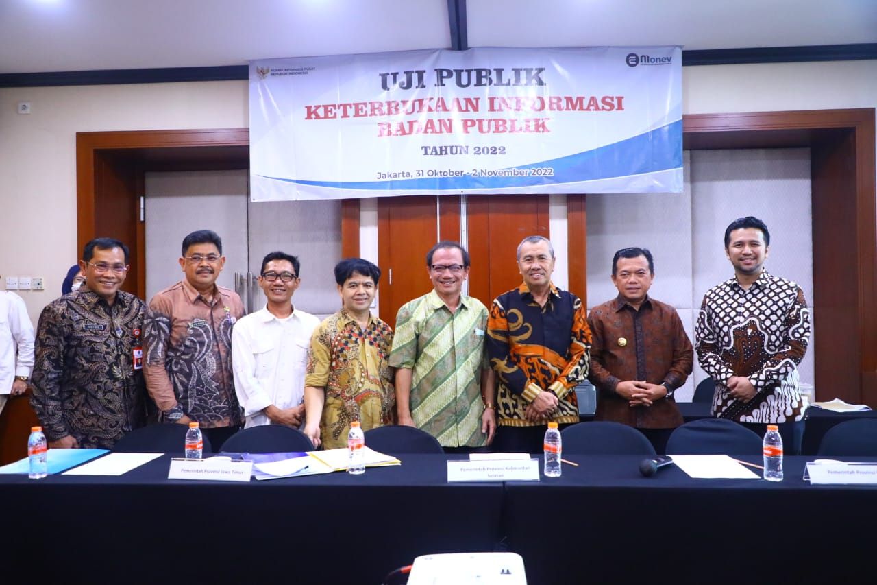 Wagub Emil usai melakukan presentasi uji publik keterbukaan informasi di Redtop Hotel, Jakarta, Selasa, (1/11).