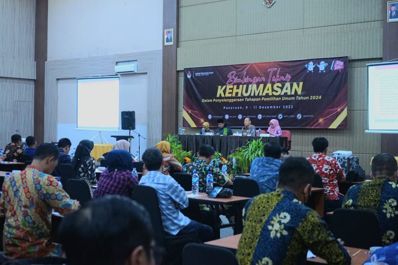 Peserta Bimtek Kehumasan KPU Jatim