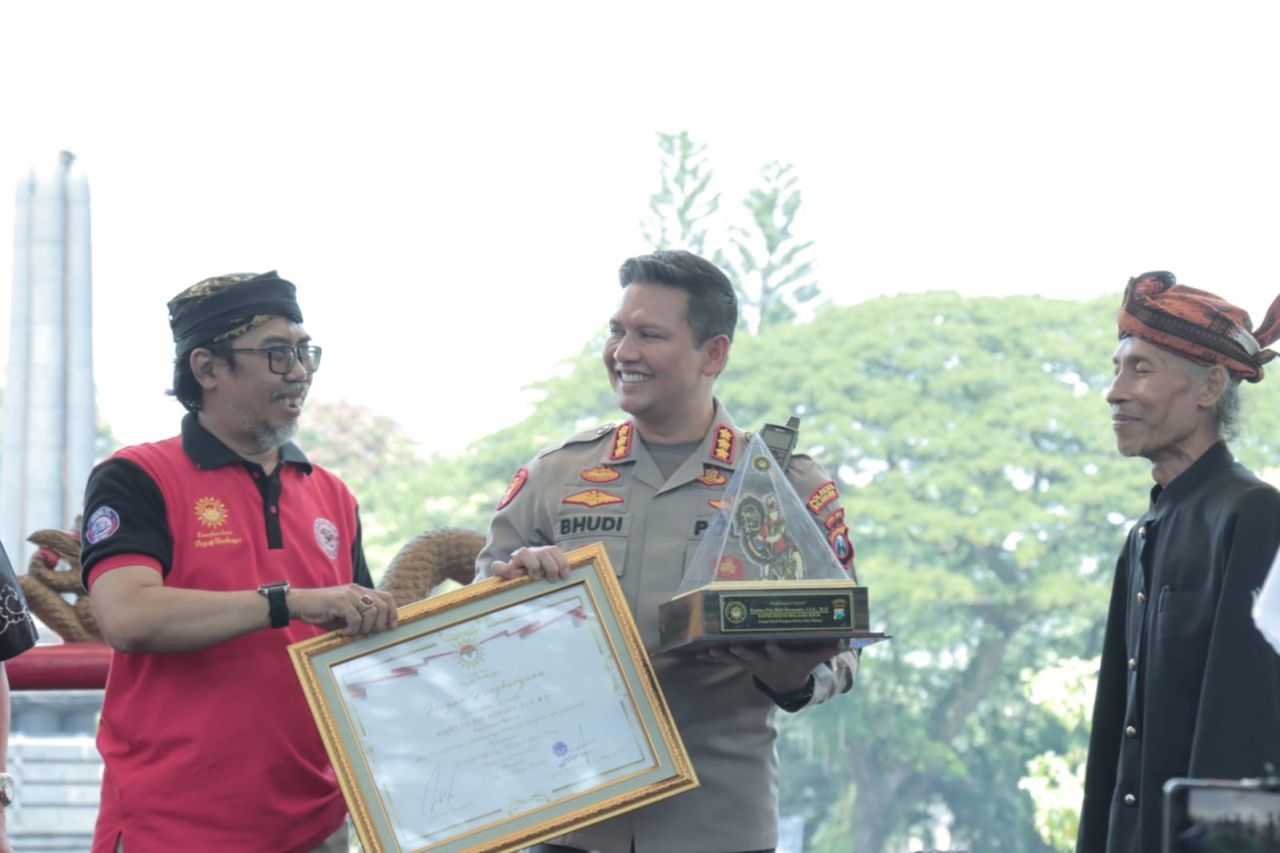 Kapolresta Malang Kota Terima Predikat Sebagai Bapak Pemajuan Budaya