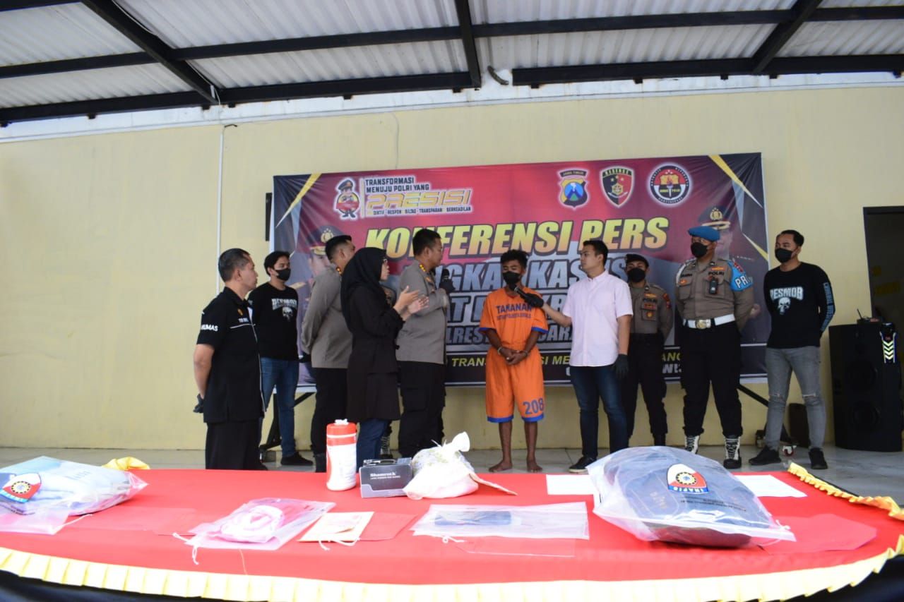 Misteri Kematian Wanita di Kamar Kos Krembung Sidoarjo, Terduga Pelaku Berhasil Diamankan Polisi.