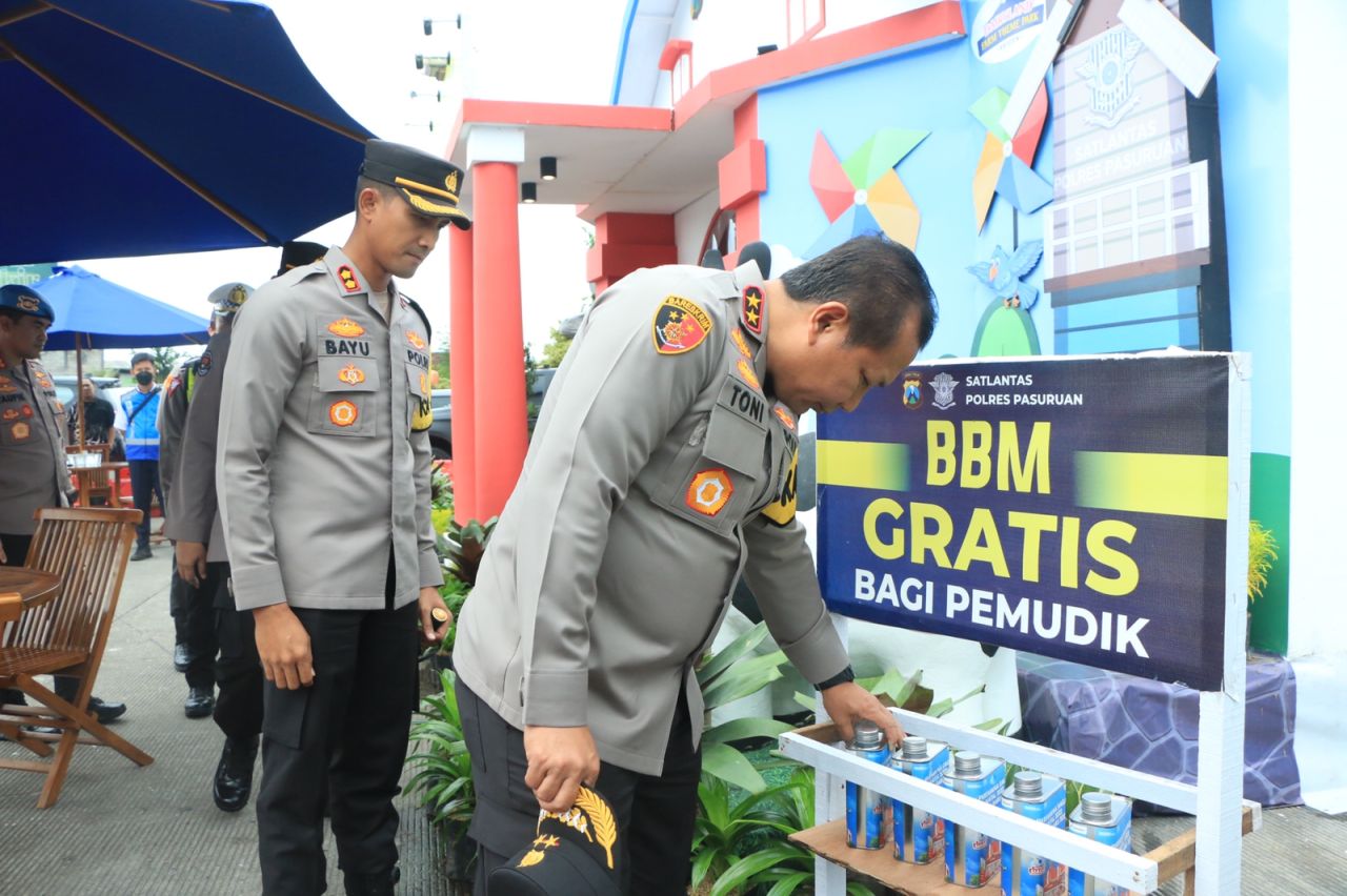 Kapolda Jatim Tinjau Beberapa Tempat Wisata dan Pos Palayanan Operasi Lilin Semeru