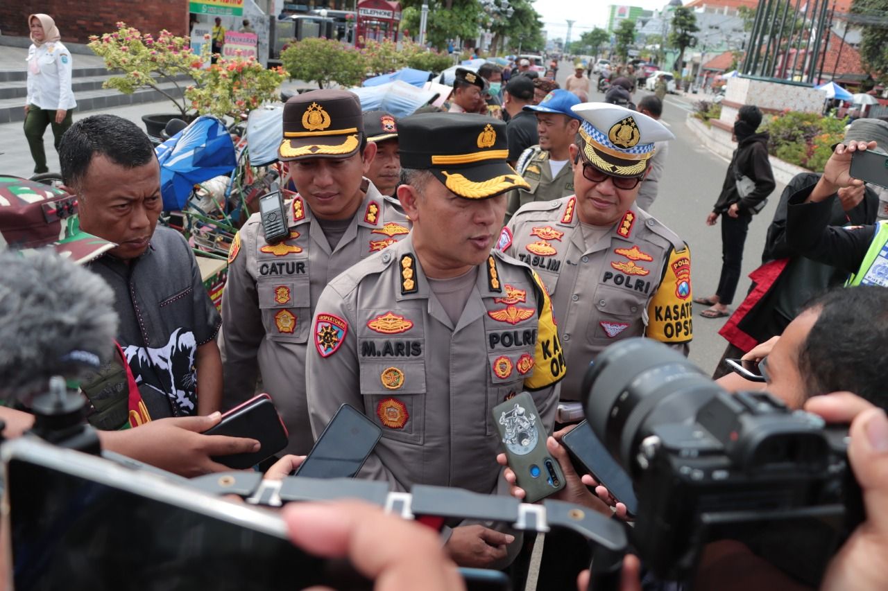 Irwasda Polda Jatim Kombes Pol Mohamad Aris Saat memantau Pos Pelayanan (Posyan) Nataru di Kabupaten Ponorogo, Rabu (28/12).