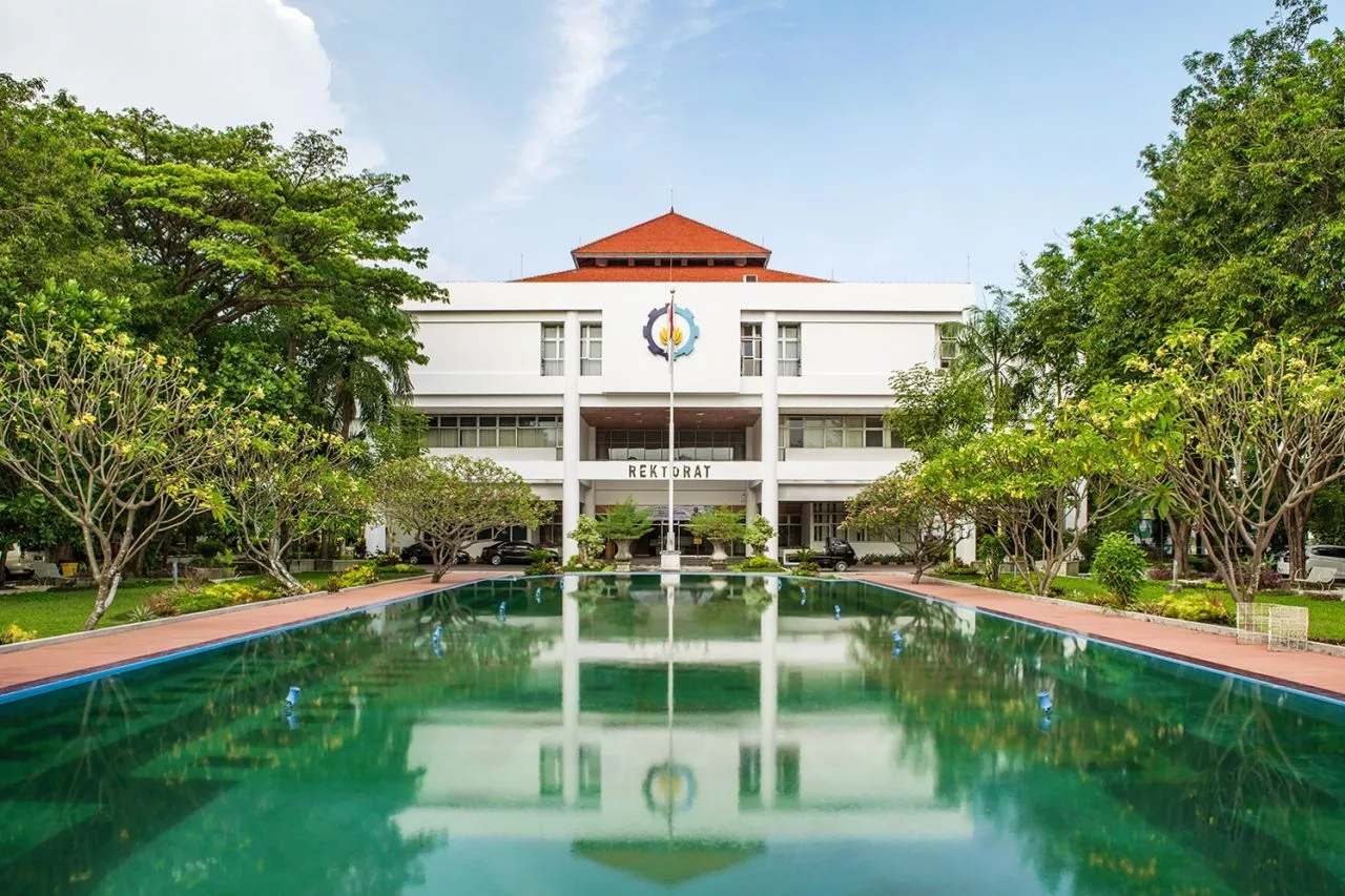 gedung rektorat ITS (foto its.ac.id)