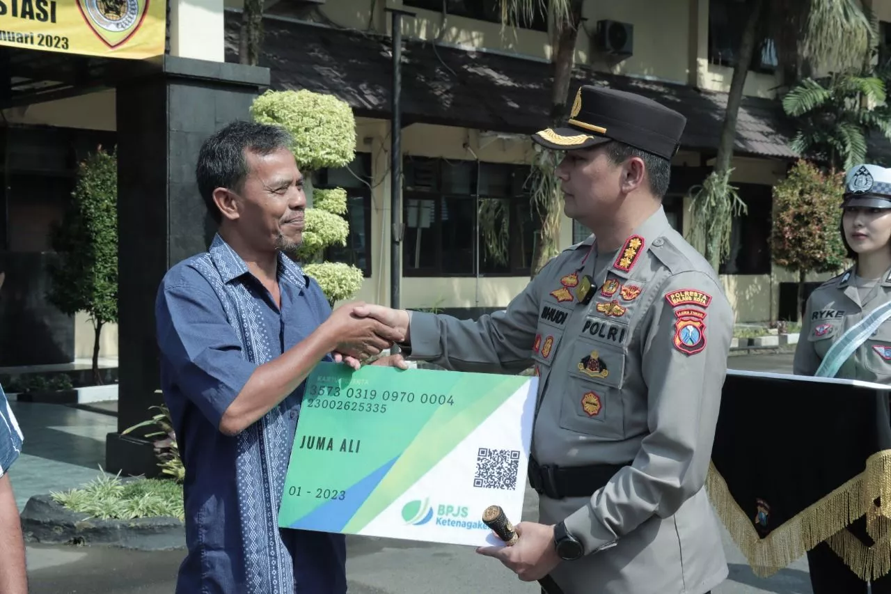 65 Sopir Angkot Dapat Bantuan Kartu BPJS Dari Polresta Malang