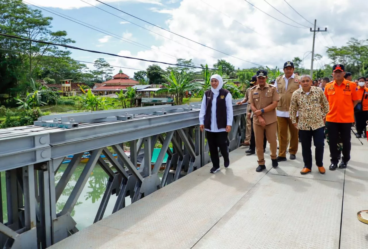 Sempat Terputus Diterjang Banjir, Jembatan Kembang Dan Gandu Pacitan Kembali Bisa Digunakan.