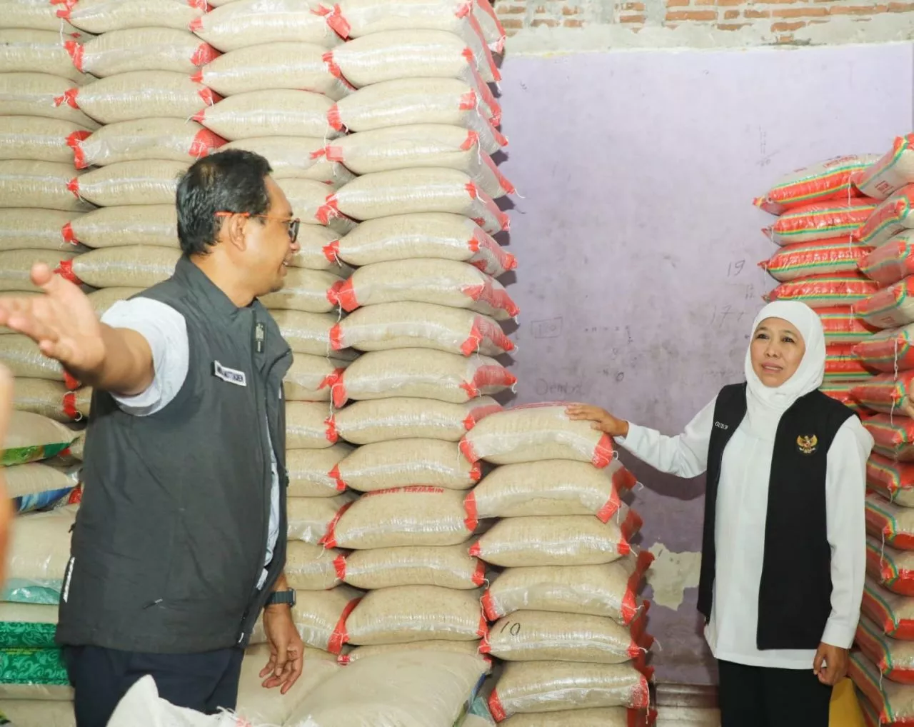 98 Ribu Ton Beras Di Gudang Bulog, Stok Beras Jatim Cukup Dan Aman