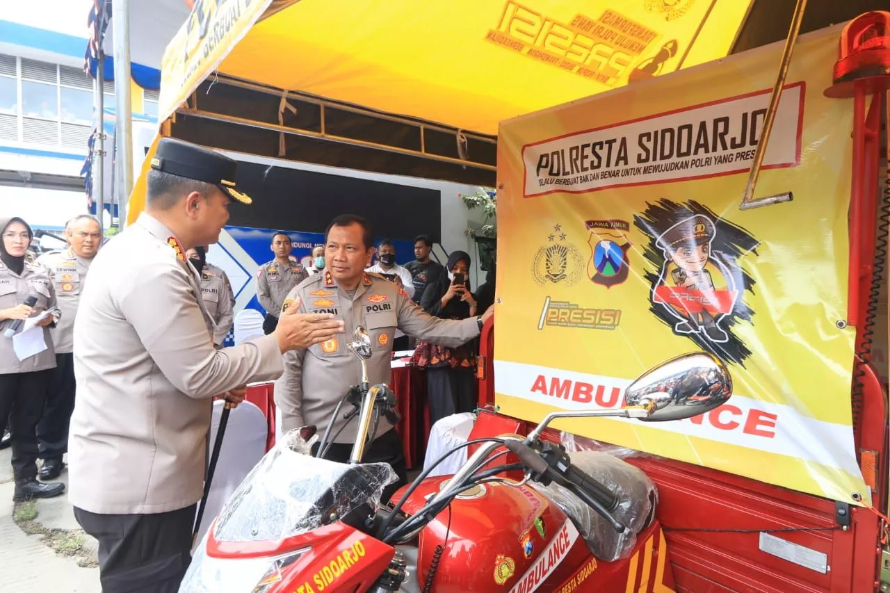 Di Terminal Purabaya, Kapolda Jatim Sampaikan Layanan SIM Tiga Pilar