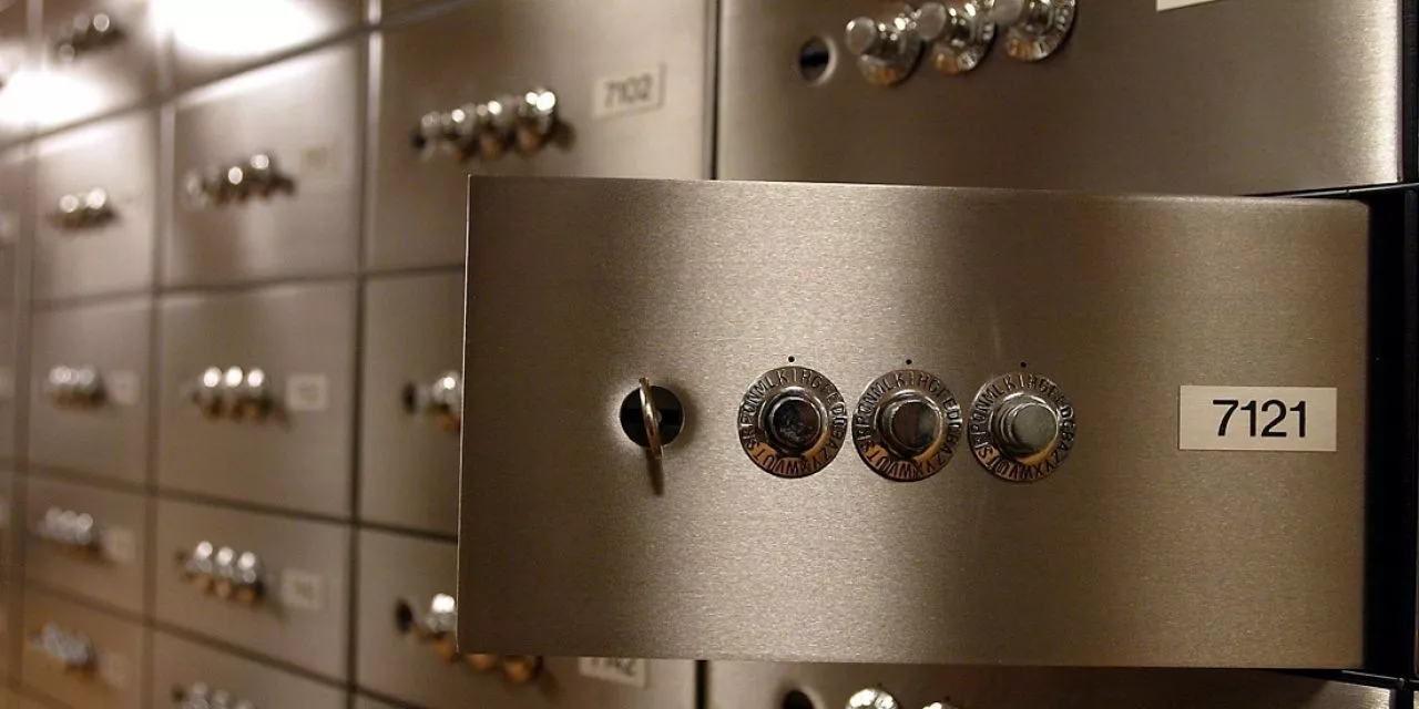 37 M Ditemukan di Safe Deposit Box Milik Rafael Alun