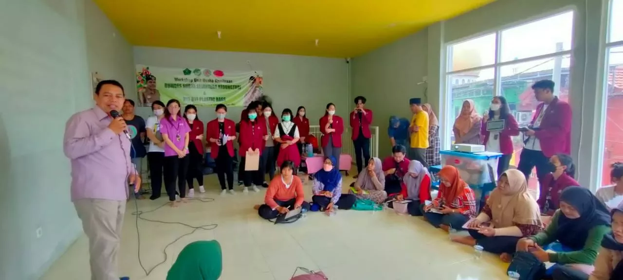 Mahasiswa Universitas Ciputra, Belajar Bisnis Ke Bumdes Surya Sejahtera Desa Kedung Turi Sidoarjo