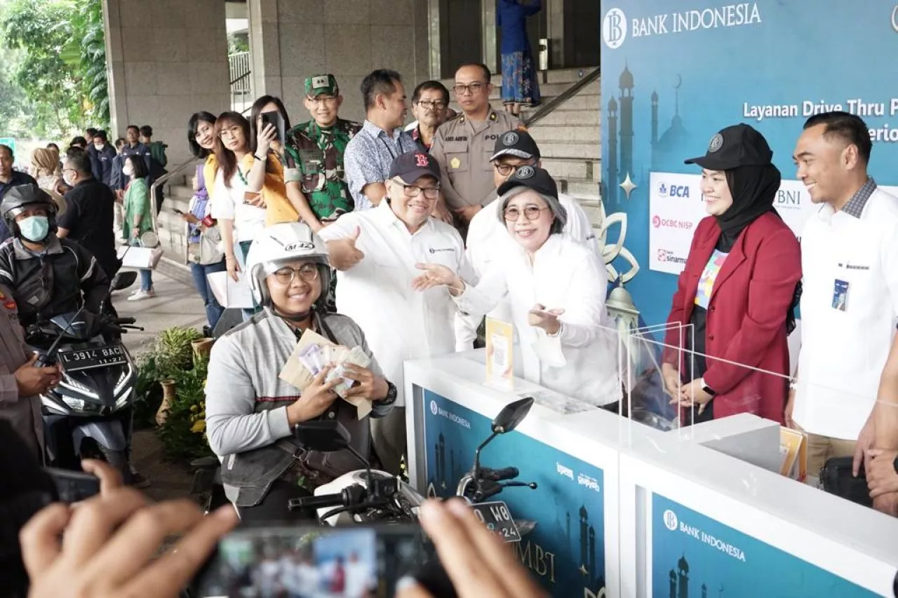 Sambut Ramadhan dan Idul Fitri, Bank Indonesia Jatim Terima Penukaran Uang Pecahan Baru Pakai QRIS
