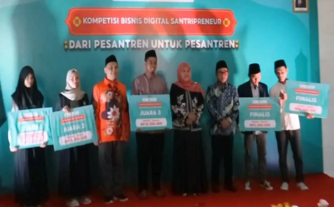 Kompetisi Bisnis Digital Santripreneur, Khofifah Berharap Pesantren Lahirkan Banyak Pelaku Usaha