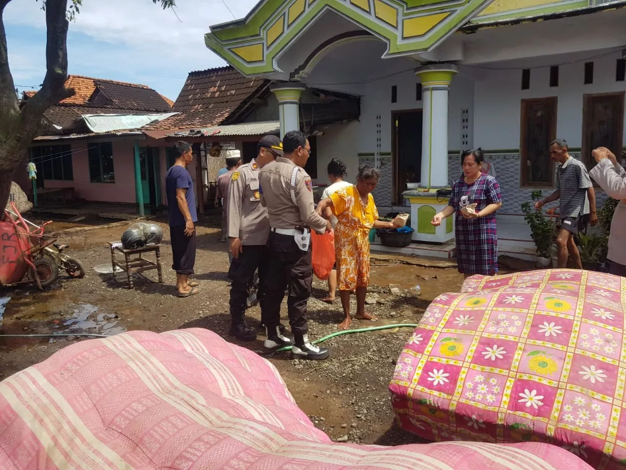 Puluhan Rumah Terendam Banjir Di Pedukuhan Jatisari Dusun Krajan Desa Klatakan Kendit Situbondo