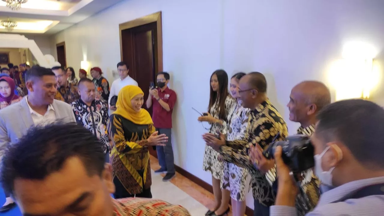 Gubernur Khofifah Ajak PWI Jatim Masifkan Literasi dan Iklusi Keuangan Untuk Perkuat UMKM