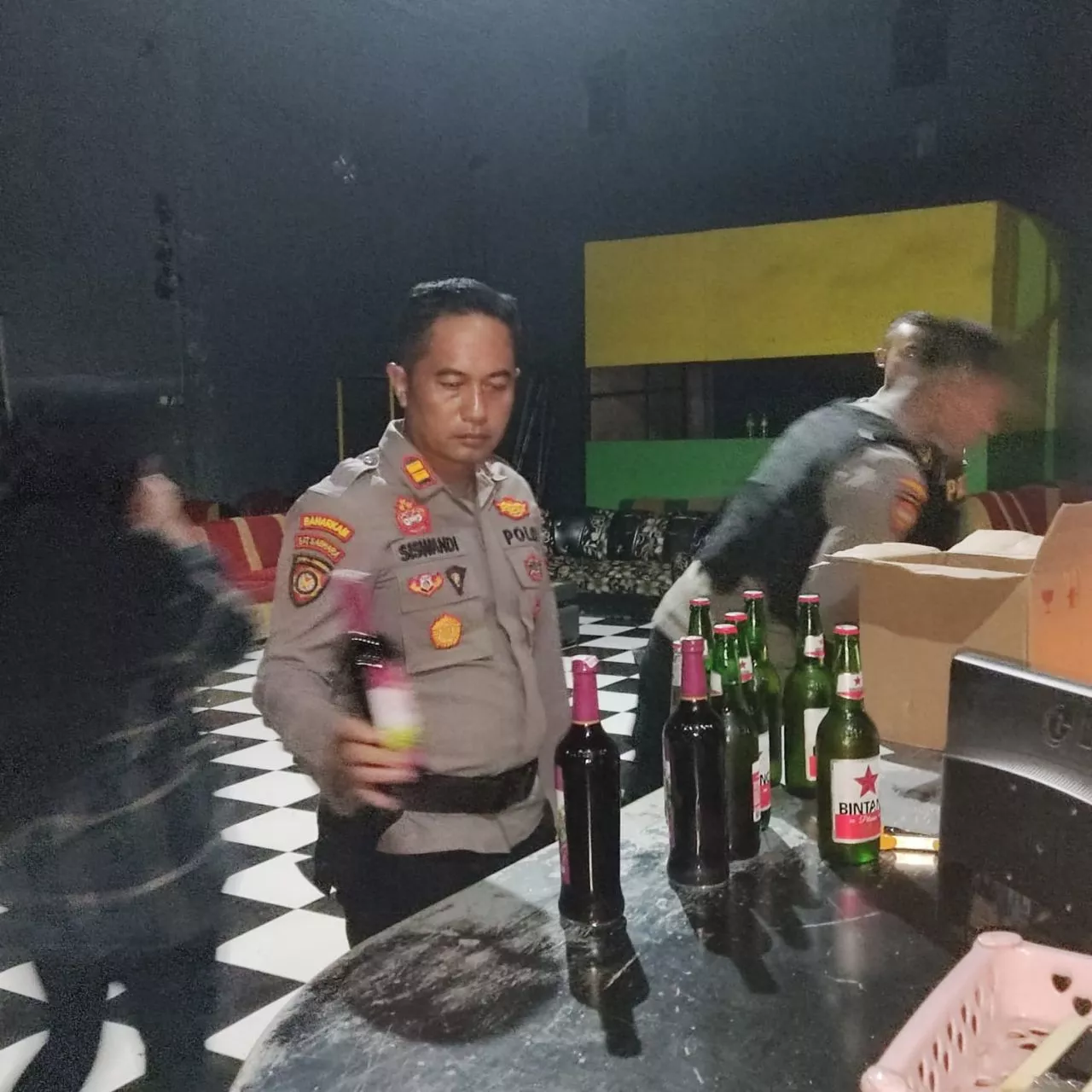 Polres Probolinggo Amankan Ratusan Botol Miras Pada Operasi Pekat di Bulan Ramadhan
