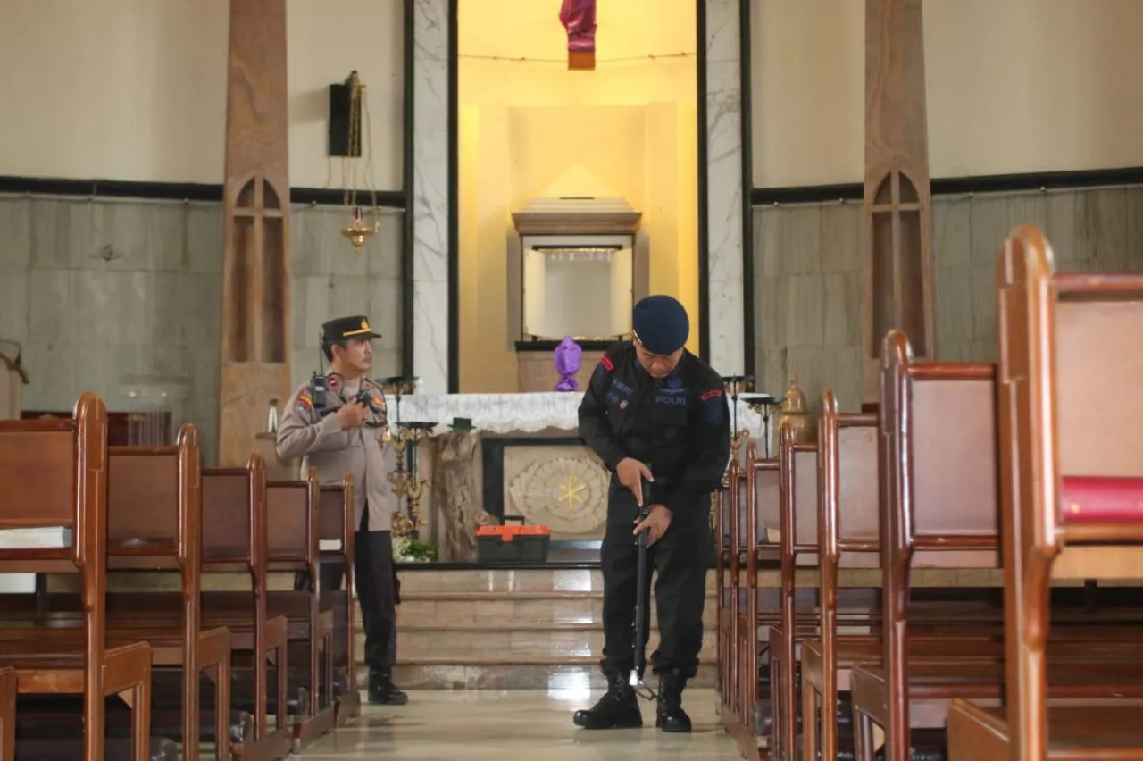 Rangkaian Jum at Agung Berlangsung Aman Di Surabaya